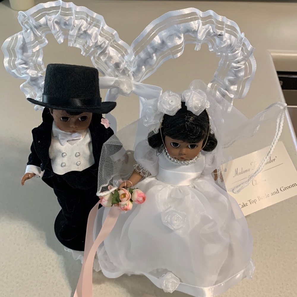 Vintage Madame Alexander classics cake top Bride and Groom dark skin tone